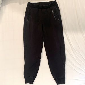 Athleta girl, Allison, Felix, define expectations, sweatpants